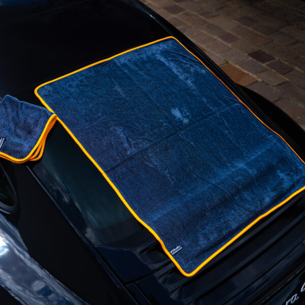 Flatee AQUASUCKER | fullsize – Das Badetuch fürs Auto (80x100cm)