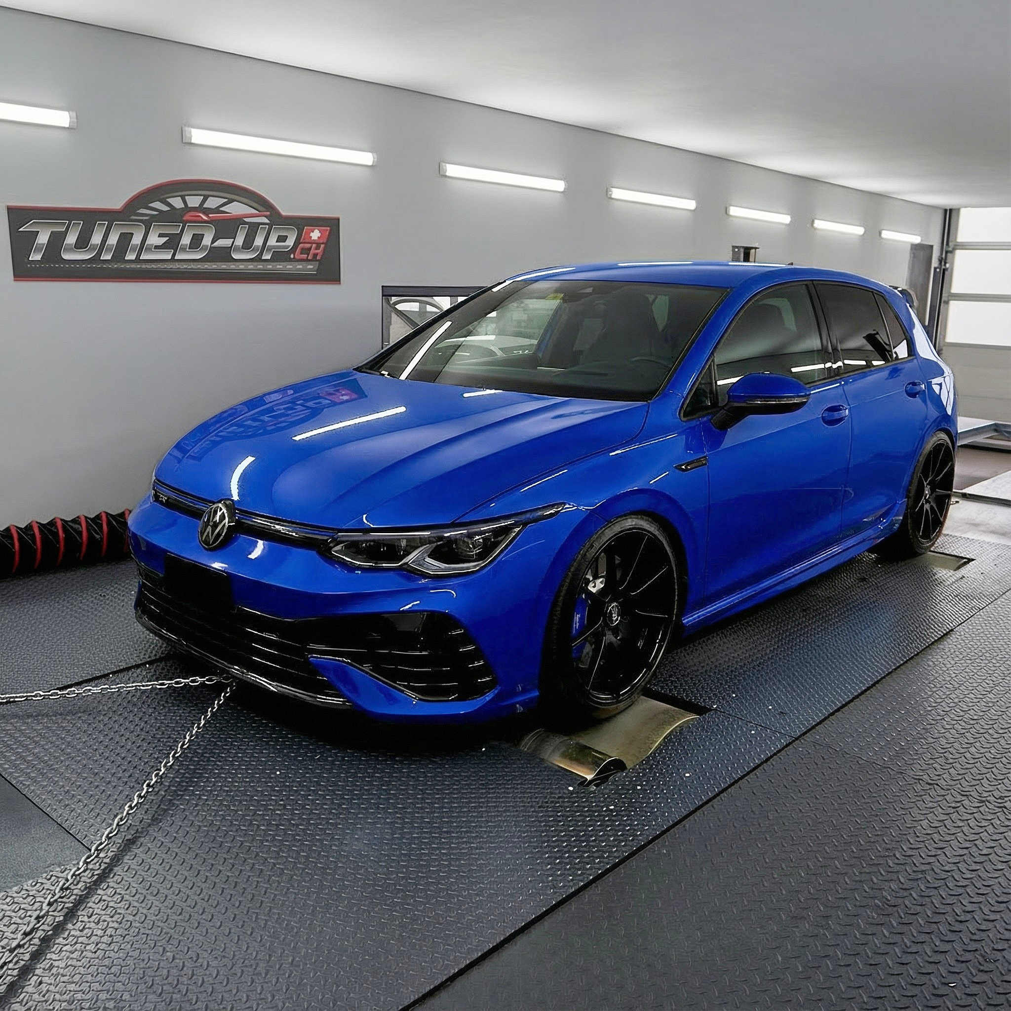 VW Golf 8 R 2.0 320 PS / 420 NM